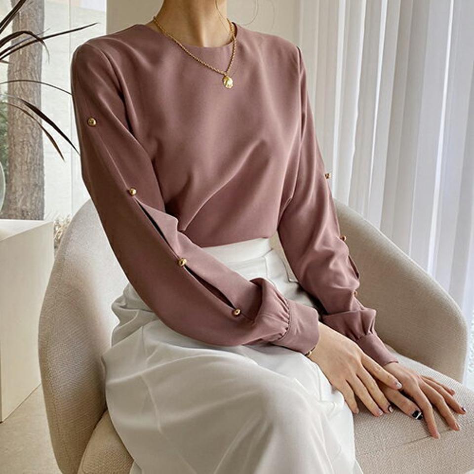 スリットスリーブボタンブラウス・全2色・t66989 レディース 【bl】【トップス ブラウス 長袖 スリット 単色 無地 シンプル フェミニン 大人 オフィスカジュアル 秋 冬 韓国 ファッション】【ハイホリHIHOLLI】