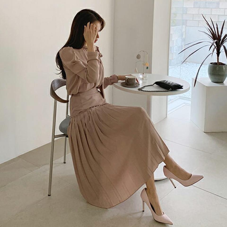 リボンブラウス&プリーツスカートSET・全3色・t67101 レディース 【sk】【セットアップ setup トップス ブラウス 長袖 スカート ロングスカート プリーツスカート プリーツ フェミニン 秋 冬 春 韓国 ファッション】【ハイホリHIHOLLI】