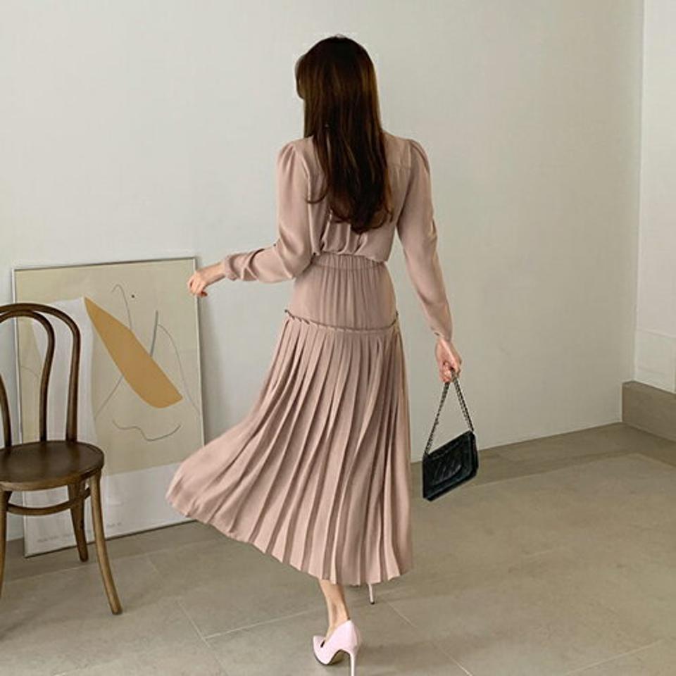 リボンブラウス&プリーツスカートSET・全3色・t67101 レディース 【sk】【セットアップ setup トップス ブラウス 長袖 スカート ロングスカート プリーツスカート プリーツ フェミニン 秋 冬 春 韓国 ファッション】【ハイホリHIHOLLI】