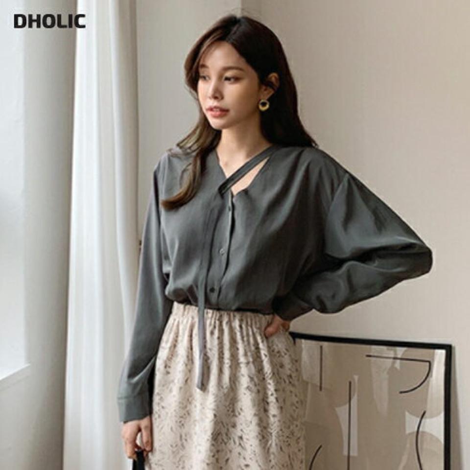 ネックボタンリボンブラウス・全2色・t66956 レディース 【bl】【トップス ブラウス 長袖 リボン りぼん シック 大人 単色 無地 シンプル 秋 冬 春 韓国 ファッション】【ハイホリHIHOLLI】