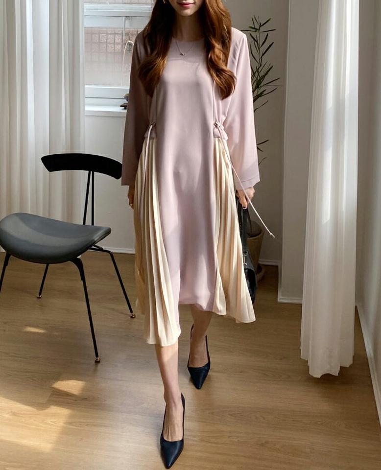 ドロストサイドプリーツワンピース・全2色・b66949 レディース 【ops】【ワンピース ロング ロングワンピース 長袖 プリーツ プリーツワンピース 長袖 ドロスト フェミニン かわいい 秋 冬 韓国 ファッション】【ハイホリHIHOLLI】