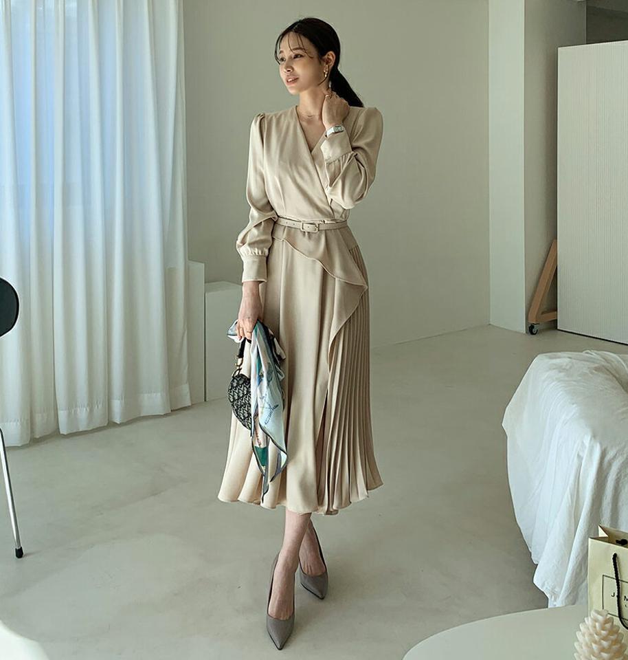 【送料無料】ベルト付ラッフルプリーツワンピース・全2色・b66921 レディース 【ops】 ワンピース ロング ロングワンピース 長袖 プリーツ プリーツワンピース ラッフル フリル ベルト フェミニン 結婚式 秋 冬 韓国ファッション ハイホリHIHOLLI