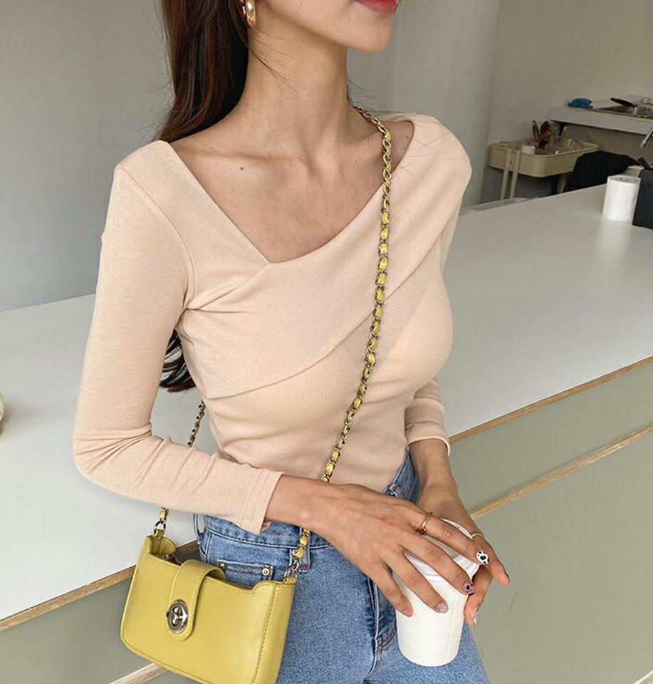 ダイアゴナルスリムTシャツ・全4色・t64968 レディース 【tops】【韓国 ファッション トップス Tシャツ 長袖 スクエアネック ダイアゴナルネック リブ スリム フィット 細身 上品 体型カーバー デイリー 秋 冬】