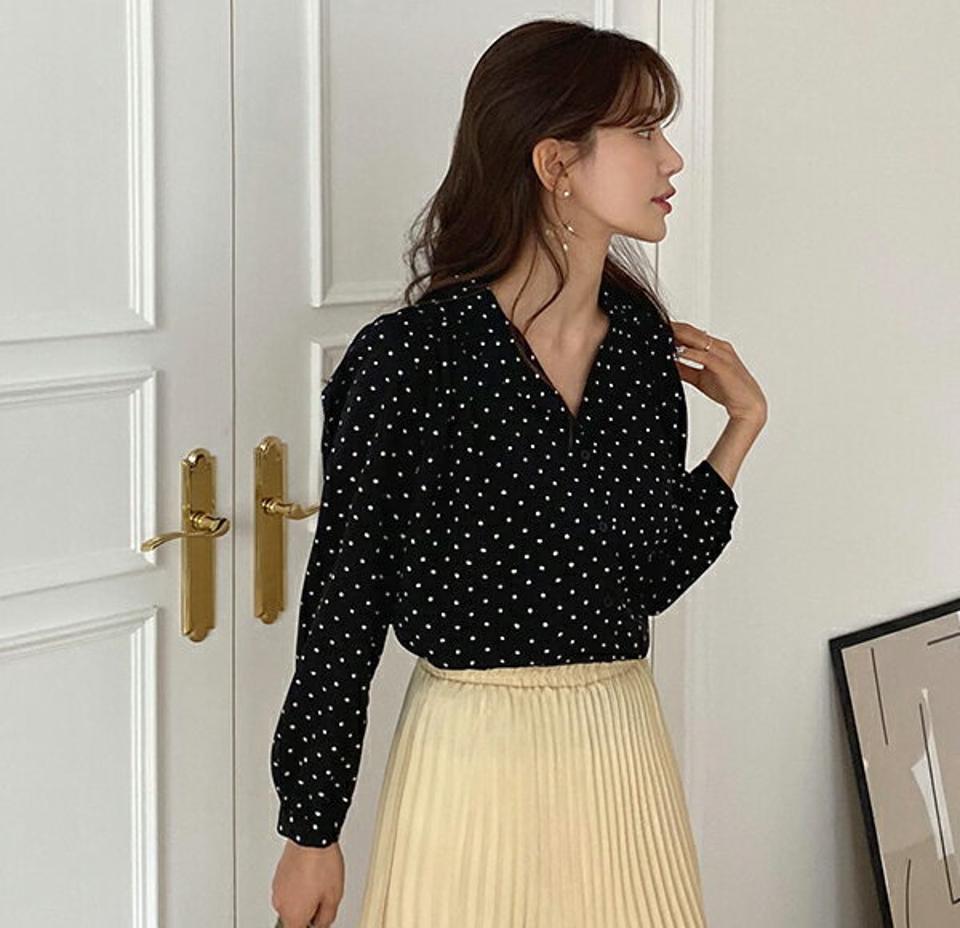 シルキーカラードットブラウス・全3色・t62871 レディース 【bl】【韓国 ファッション トップス ブラウス 長袖 上品 春 ドット パターン シルキー ガーリー Vネック ギャザー フェミニン カジュアル デイリー 秋 冬】