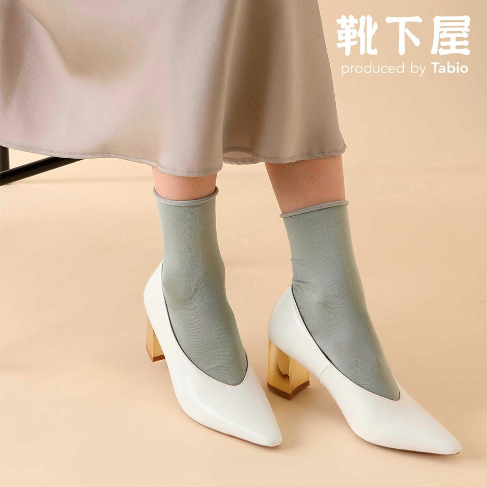 【全品送料無料～6/26 09:59迄】【あす楽】【公式 Tabio】 最高級 シルク ロール ショートソックス / 靴下屋 靴下 タビオ くつ下 ショート ソックス 絹 履き口ゆったり レディース 黒 日本製