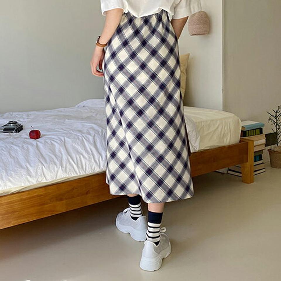 チェックAラインスカート・全2色・t63225 レディース 【sk】【韓国 ファッション ボトムス スカート ロング ロングスカート ダイヤ チェック柄 フェミニン ウエストゴム Aライン シンプル ガーリー 秋 春】【NIJU】