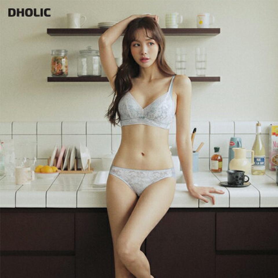 レイヤードストラップブラ&ショーツSET・全3色・e44513 レディース 【uw】 韓国 ファッション アンダーウェア ランジェリー 下着 セット ブラジャー ブラ ショーツ パンツ セクシー ラブリー ソフトワイヤー 大人 上品 秋 春