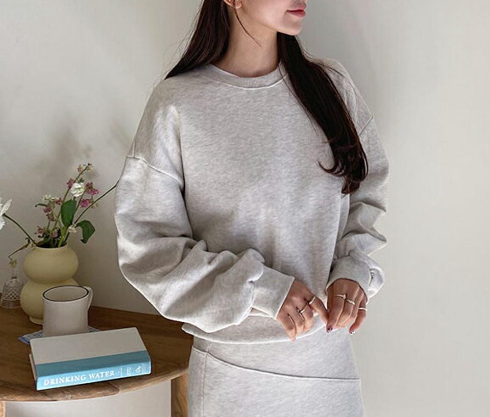 バッククロススウェット・全2色・b56912 レディース 【tops】【韓国 ファッション トップス Tシャツ 長袖 スウェット バッククロス ストラップ ユニーク ラウンドネック ルーズ リブ 細身 上品 体型カーバー デイリー 秋 春】