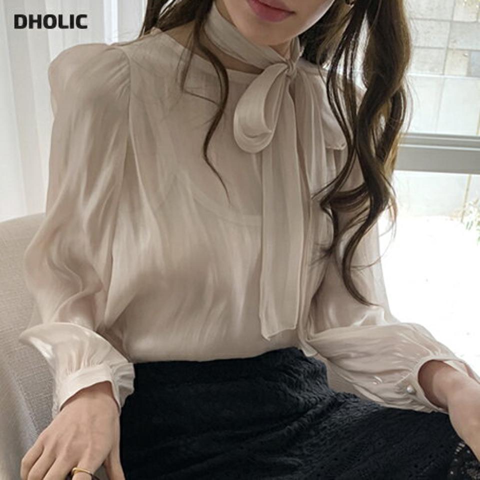 ストラップ付グロッシーブラウス・全4色・b67062 レディース 【bl】【トップス ブラウス グロッシー 長袖 リボン りぼん ストラップ ツヤ 透け感 シアー シースルー フェミニン 春 秋 韓国 ファッション】【ハイホリHIHOLLI】