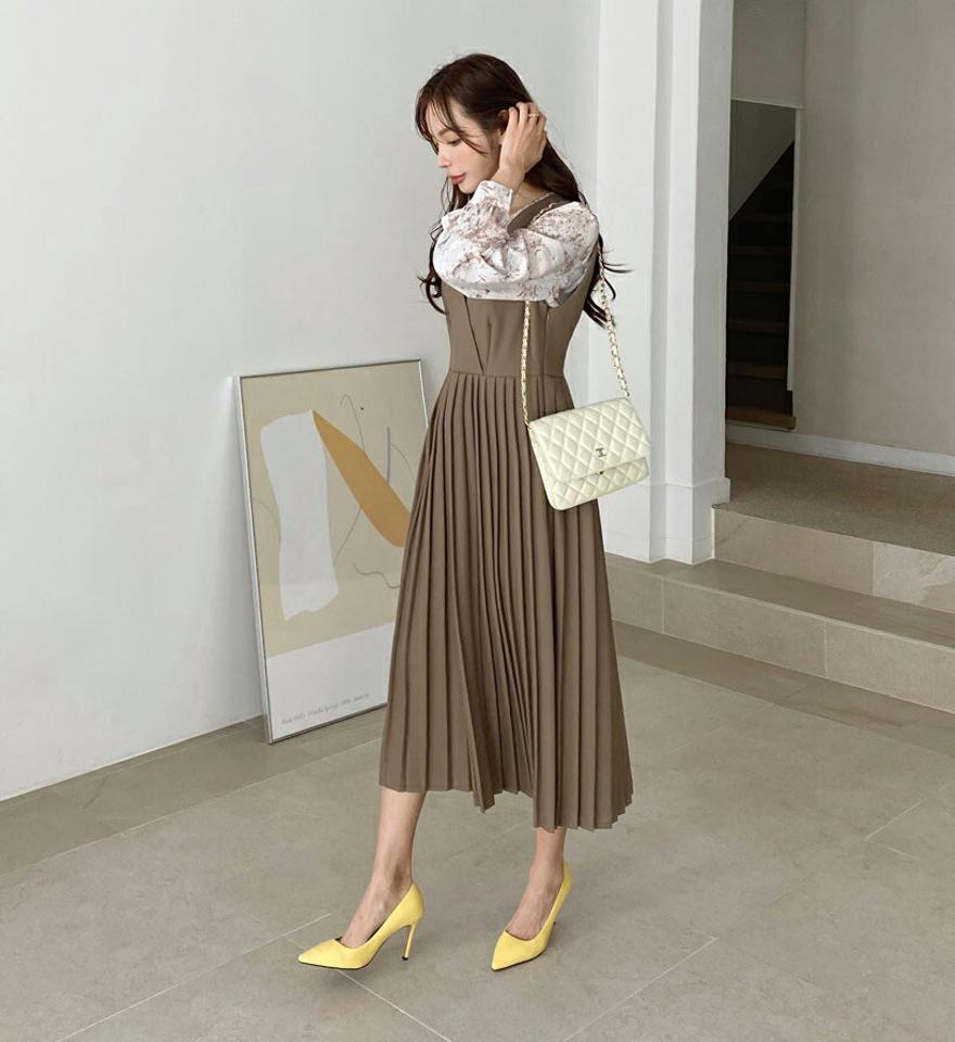 プリーツノースリワンピース・全2色・t67073 レディース 【ops】【ワンピース ロング ロングワンピース プリーツ プリーツワンピース スリーブレス ノースリーブ Vネック レイヤード 上品 秋 春 韓国 ファッション】【ハイホリHIHOLLI】