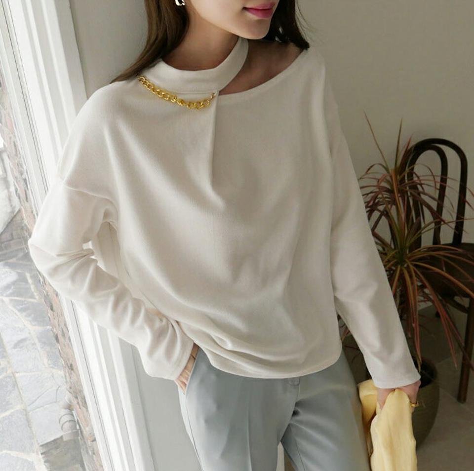 ネックオープンチェーンTシャツ・全3色・t67066 レディース 【tops】【トップス Tシャツ 長袖 チェーン 鎖骨 デコルテ きれいめ 大人 カジュアル 個性的 ユニーク 秋 春 韓国 ファッション】【ハイホリHIHOLLI】