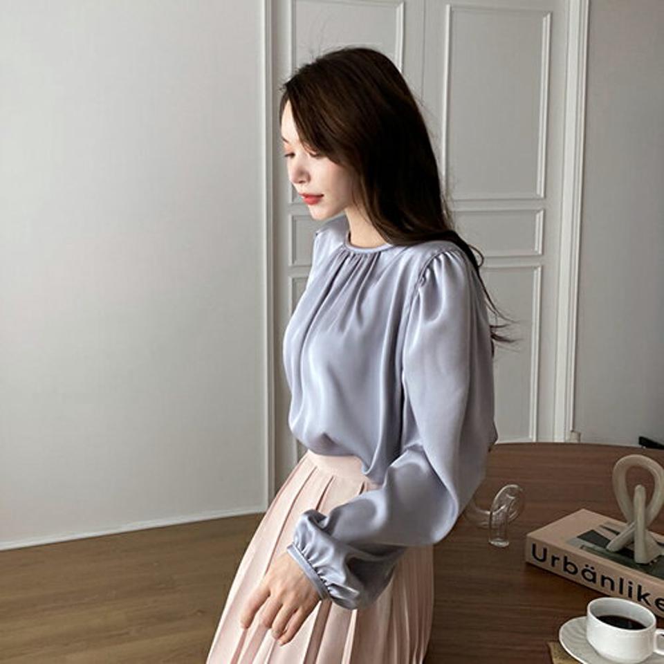 サテンギャザーブラウス・全3色・t67138 レディース 【bl】【トップス ブラウス ギャザー 長袖 サテン 単色 無地 シンプル フェミニン きれいめ 秋 春 韓国 ファッション】【ハイホリHIHOLLI】