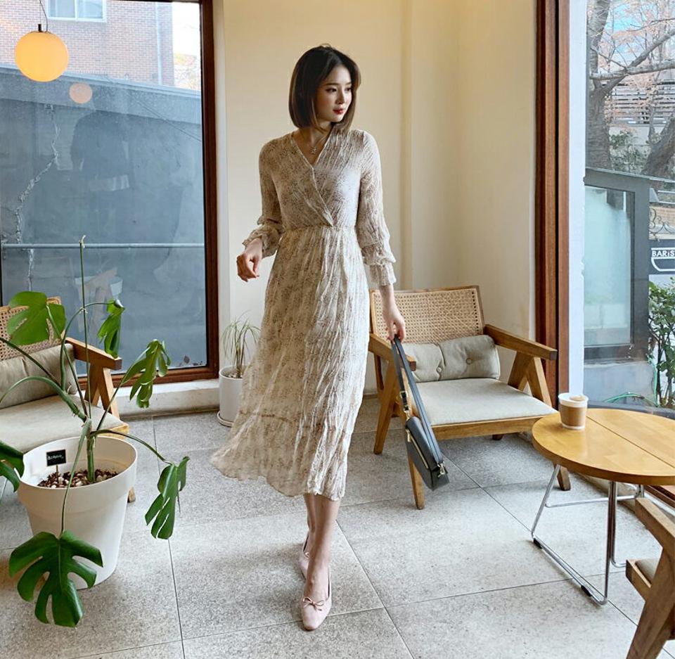 花柄リンクルワンピース・全3色・t61649 レディース 【ops】【韓国 ファッション ワンピース ロング ロングワンピース 花柄 カシュクール リンクル シフォン Vネック スリム フェミニン 細身 体型カバー 秋 春】【fw】