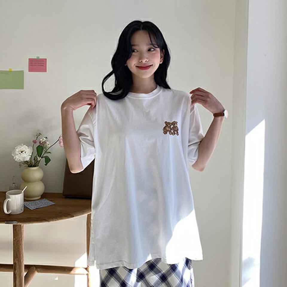 ツインベアポイントTシャツ・全3色・t63266 レディース 【tops】【韓国 ファッション トップス Tシャツ かわいい ベア 半袖 ルーズ クマ くまさん くま スリム フィット 体型カーバー 細身 パターン ゆったり デイリー カジュアル 秋 春】【NIJU】【BT】