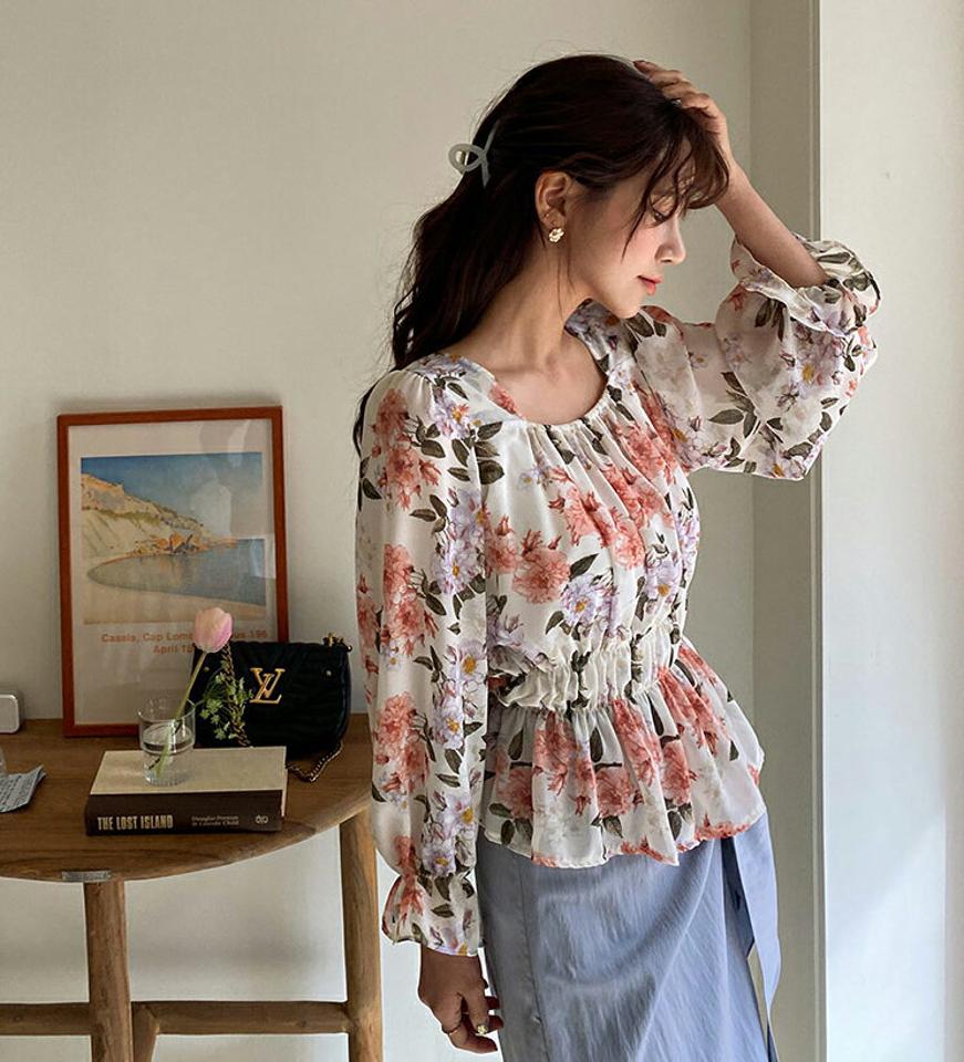 スクエア花柄ブラウス・全4色・t65001 レディース 【bl】【韓国 ファッション トップス ブラウス 長袖 上品 スクエアネック 首元 花柄 フラワー デコルテ クロップド丈 体型カバー フェミニン カジュアル デイリー 秋 春】【fw】