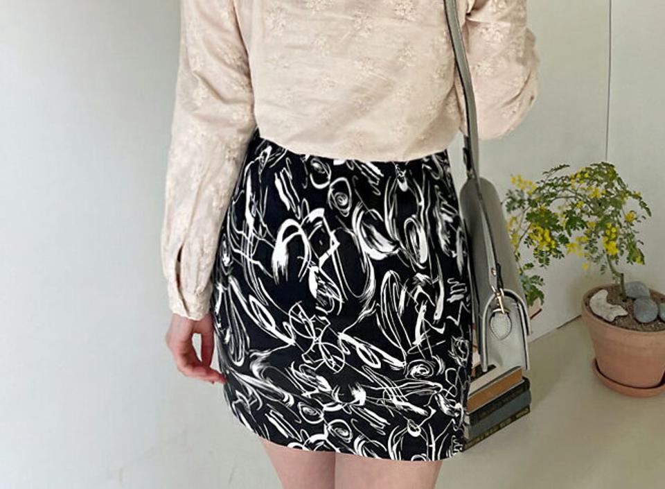 ドローイングミニスカート・全2色・t65016 レディース 【sk】【韓国 ファッション ボトムス スカート ショート ミニ ミニスカート ドローイング パターン バックゴム カジュアル フェミニン シンプル スリム 体型カーバー 細身 ベーシック デイリー 秋 春】