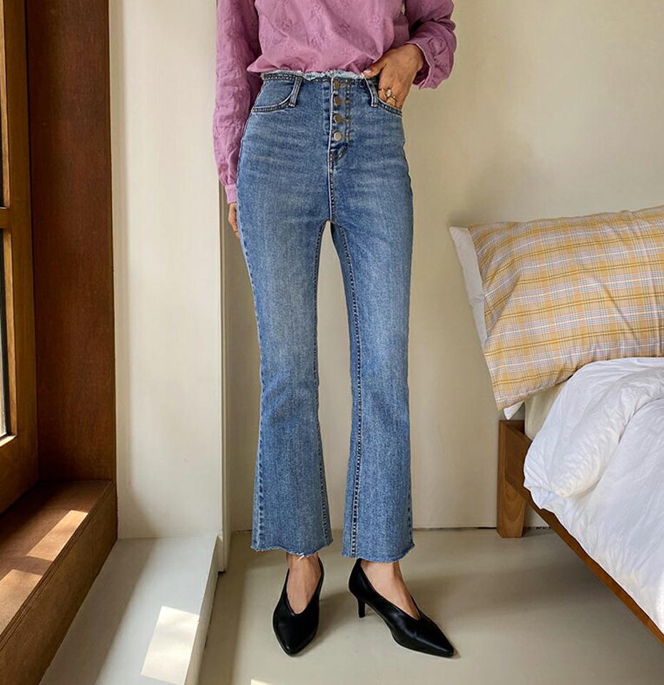 ボタンフライブーツカットデニムパンツ・全1色・t65019 レディース 【pt】【韓国 ファッション ボトムス パンツ ロング デニム セミブールカット デニムパンツ ハイウエスト ベルトループ スリム ストレート 美脚 10分丈 十分丈 カジュアル デイリー 秋 春】