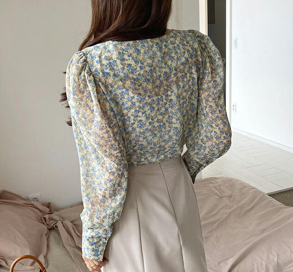 スクエア花柄ブラウス・全3色・b62949 レディース 【bl】【韓国 ファッション トップス ブラウス 長袖 上品 ビンテージ 花柄 スクエアネック 首元 シフォン フラワー 体型カバー フェミニン カジュアル デイリー 秋 春】【fw】