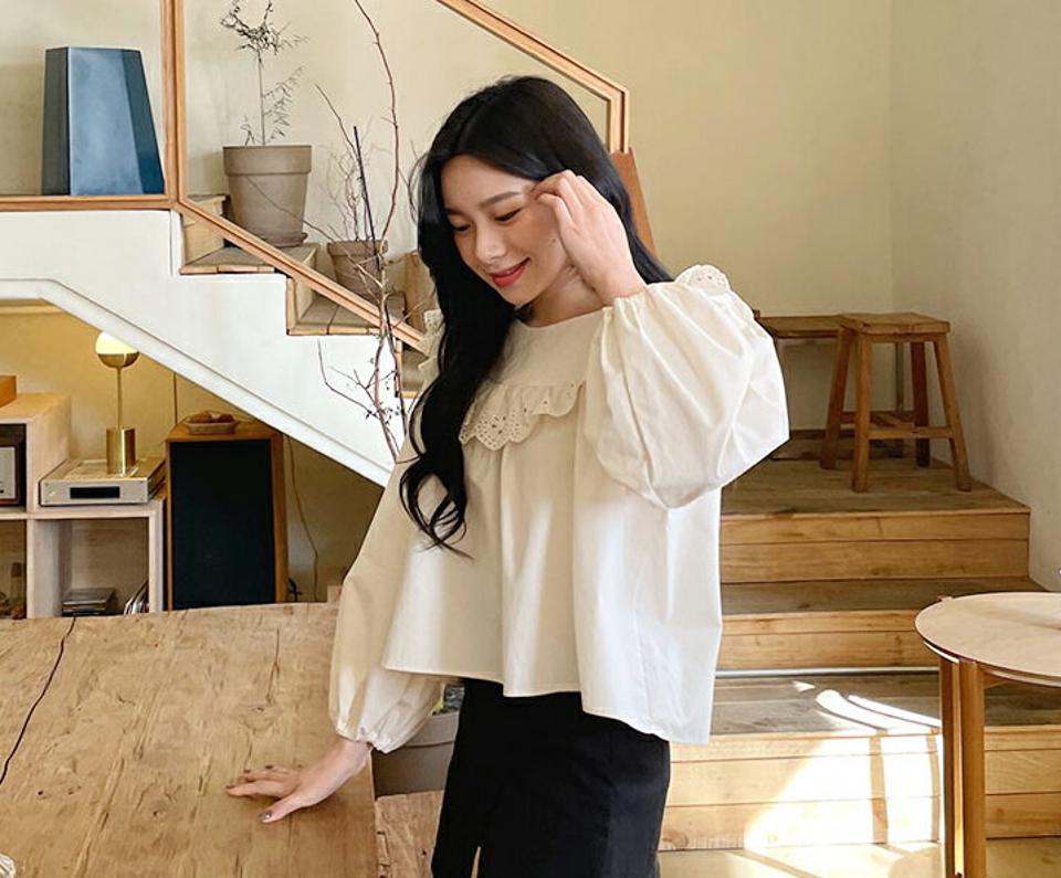 アイレットレースフリルブラウス・全2色・t63340 レディース 【bl】【韓国 ファッション トップス ブラウス 長袖 上品 ガーリー アイレット レース フリル ラブリー ラウンドネック カジュアル 体型カバー 細身 デイリー 秋 春】【NIJU】