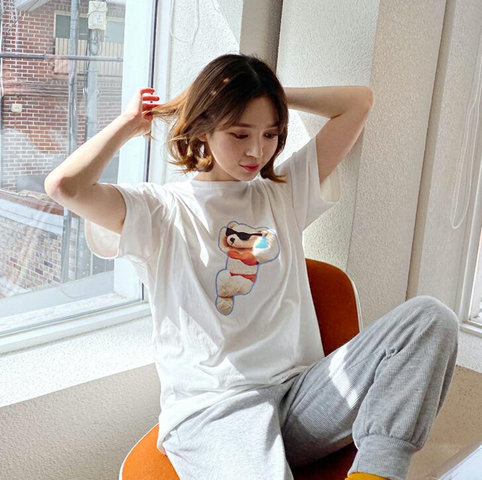 ベアプリントTシャツ・全2色・t56968 レディース 【tops】【韓国 ファッション トップス Tシャツ 半袖 スリム ベア プリント ラウンドネック ハーフスリーブ くまさん クマ くま 体型カーバー デイリー 細身 秋 春】
