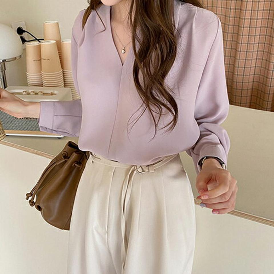 ≪人気商品再入荷≫タックVネックブラウス・全5色・b67223 レディース 【bl】トップス ブラウス 長袖 Vネック タック 単色 無地 シンプル 大人 オフィスカジュアル ベーシック シック きれいめ 春 秋 韓国ファッション ハイホリHIHOLLI