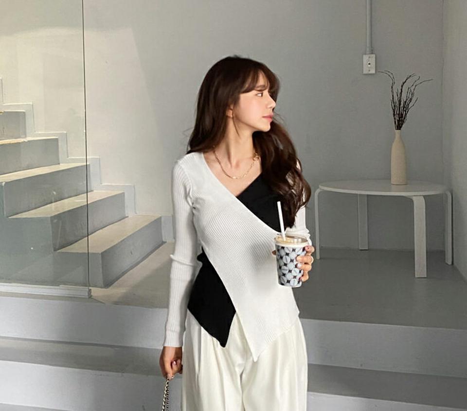 2TYPEリブラップニット・全5色・b61685 レディース 【tops】【韓国 ファッション トップス ニット 長袖 リブ スリム フィット ラップ調 配色 Vネック アンバランス デコルテ リブニット 細身 大人 体型カーバー デイリー 無地 秋 春】