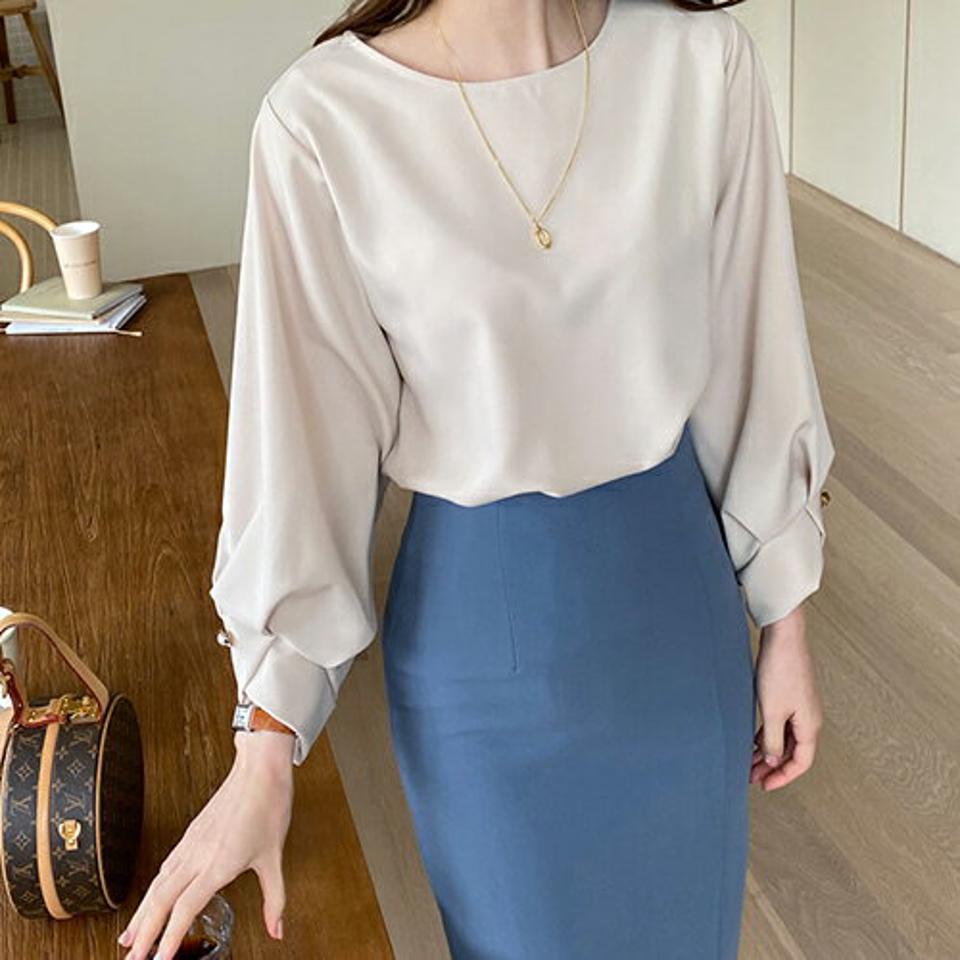 フェイクパールポイントブラウス・全3色・b67284 レディース 【bl】【トップス ブラウス 長袖 パールボタン 単色 無地 シンプル フェミニン オフィスカジュアル 大人 春 秋 韓国 ファッション】【ハイホリHIHOLLI】