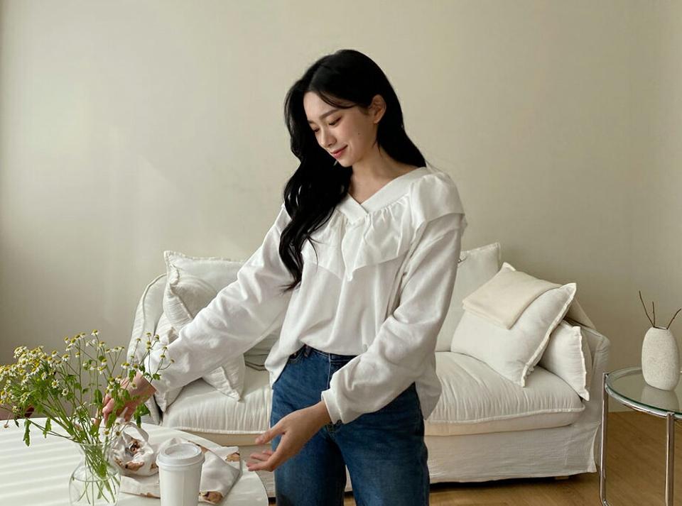 Vネックフリルスウェット ・全3色・b63374 レディース 【tops】【韓国 ファッション トップス スウェットTシャツ 長袖 首元 Vネック フリル デコルテ ガーリー ルーズ ゆったり 上品 体型カーバー デイリー ベーシック 無地 秋 春】