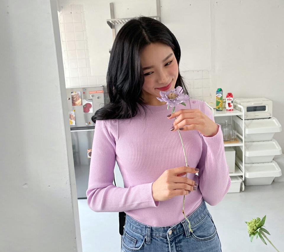 フェイクボタンニット・全5色・t63342 レディース 【tops】【韓国 ファッション トップス ニット 長袖 スリム リブニット ラウンドネック フィット フェイクボタン 細身 体型カーバー ガーリー デイリー カジュアル 秋 春】【NIJU】