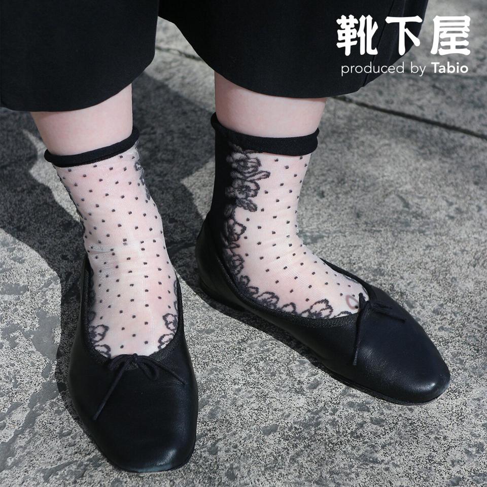 【全品送料無料★〜4/16 9:59迄】【あす楽】【靴下屋】 チュールパンジー切り替えドットショートソックス / 靴下 タビオ Tabio くつ下 ショート レディース 日本製 母の日