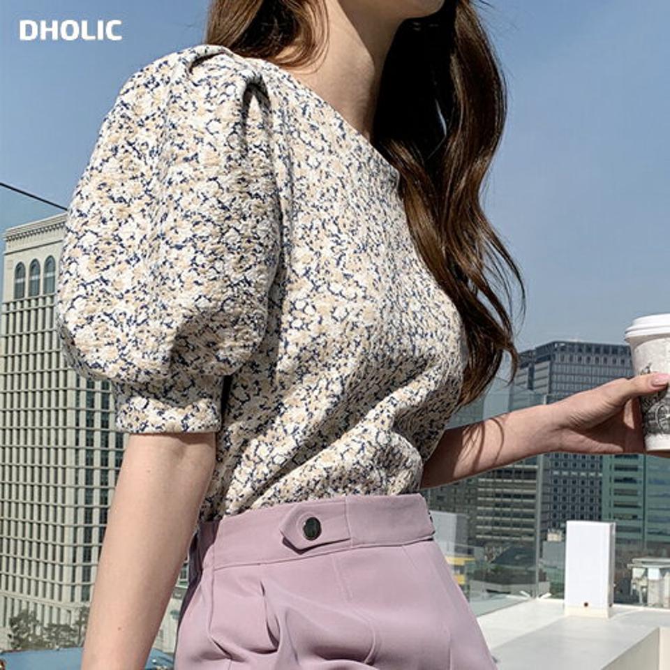 パターンテクスチャーパフブラウス・全3色・t67309 レディース 【bl】 トップス ブラウス 半袖 ハーフスリーブ パフ袖 パフスリーブ ボリューム袖 総柄 花柄 フラワー 可愛い かわいい 春 夏 秋 韓国 ファッション ハイホリHIHOLLI