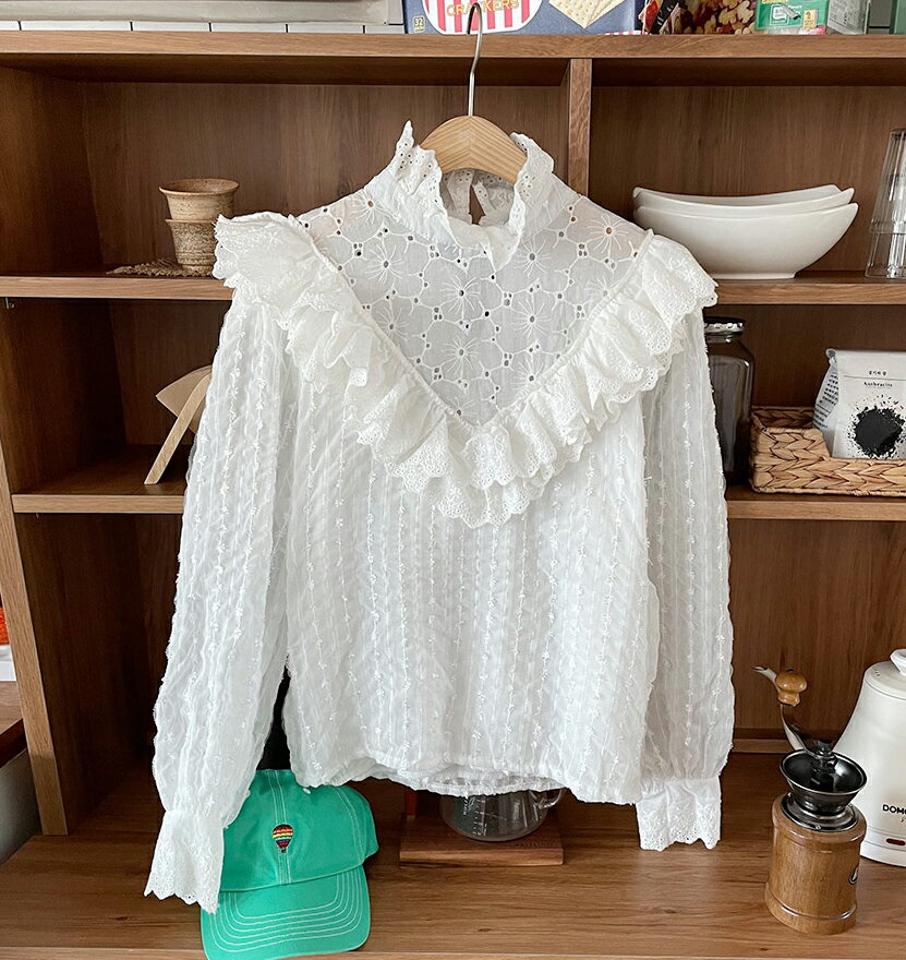 花柄レースフリルブラウス・全1色・t63464 レディース 【bl】 韓国 ファッション トップス ブラウス 長袖 ハーフネック 花柄 フラワー フローラル レース フリンジ バックボタン フリル 上品 ガーリー カジュアル 体型カバー デイリー 秋 春 NIJU fw