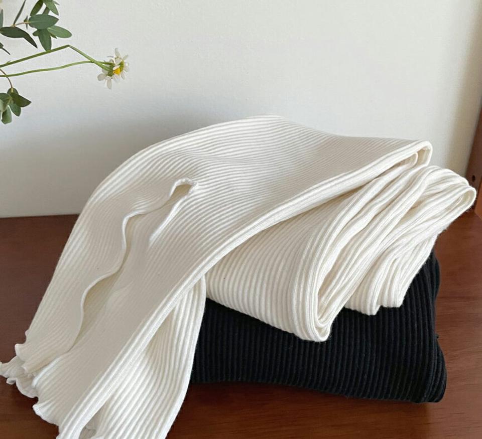 リブウェーブスリットレギンス・全2色・t63473 レディース 【pt】【韓国 ファッション ボトムス レギンス パンツ スリム シンプル ウエストゴム フィット タイト デイリー リブ ウェーブ スリットレギンス 秋 春】【NIJU】