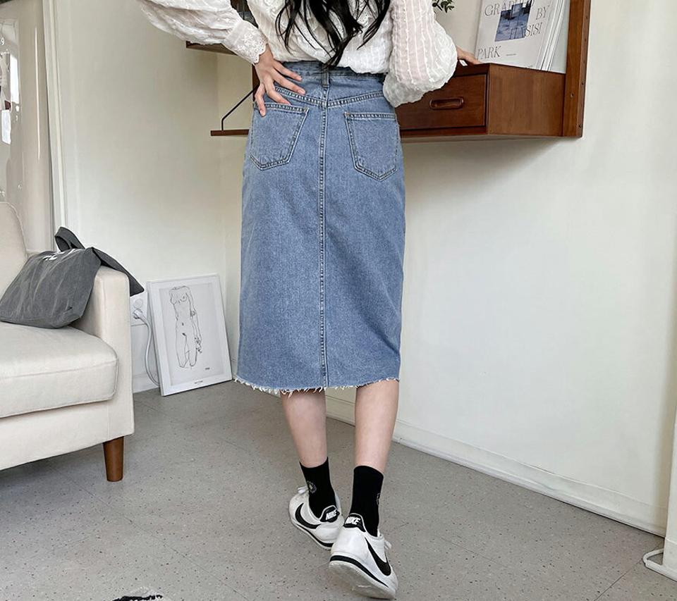 ダイアゴナルボタンデニムスカート・全1色・t63465 レディース 【sk】 韓国 ファッション ボトムス スカート ロング ロングスカート シンプル カジュアル デニム デニムスカート Hライン フィット スリム 細身 体型カーバー 秋 春 NIJU