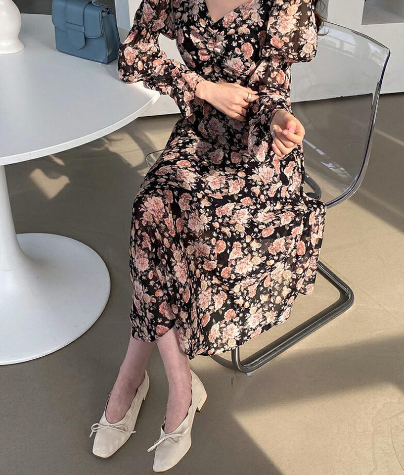 ギャザー花柄シフォンワンピース・全2色・b67305 レディース 【ops】【ワンピース ロング ロングワンピース 長袖 シフォン 花柄 フラワー ギャザー モダン シック Vネック デコルテ 鎖骨 韓国 ファッション】【ハイホリHIHOLLI】【fw】