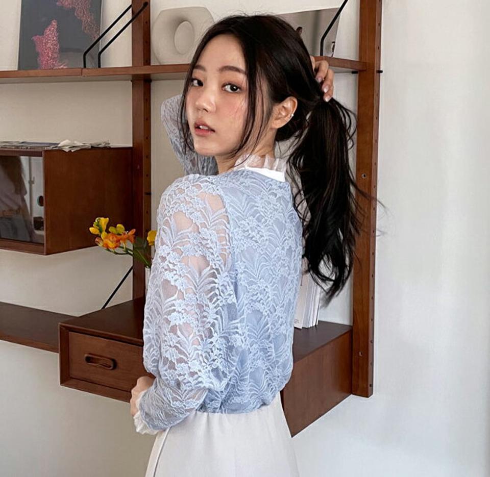 シアーフリルレースブラウス・全4色・b64895 レディース 【bl】【韓国 ファッション トップス ブラウス 長袖 上品 ハーフネック シアー フリル レース 配色 ボリューム フェミニン カジュアル デイリー 秋 春】