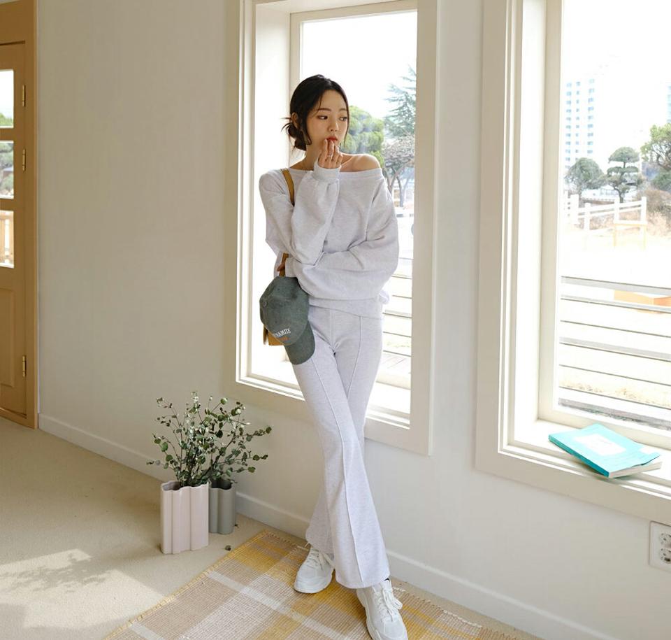 オフショルスウェット&ブーツカットパンツSET・全3色・b56990 レディース 【pt】【韓国 ファッション ボトムス パンツ ロングパンツ セットアップ オフショル スウェット ブーツカット ルーズフィット ウエストゴム 細身 カジュアル デイリー 秋 春】