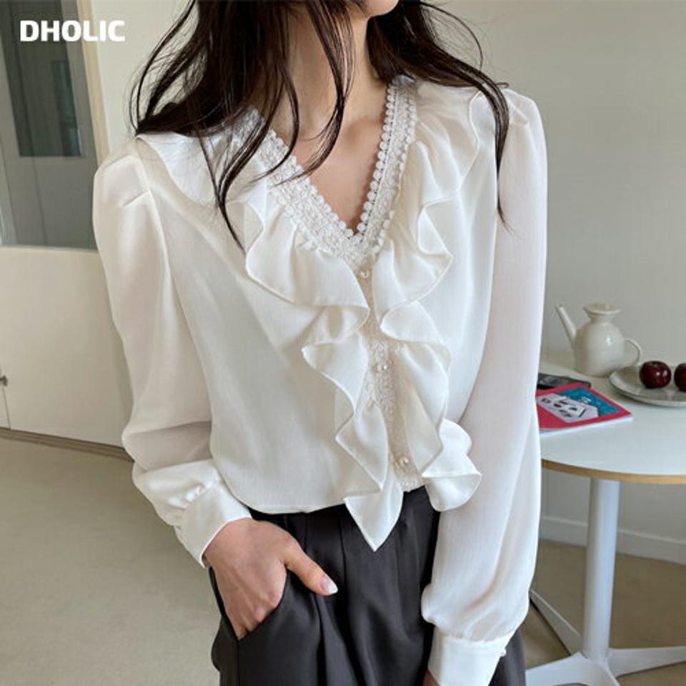 Vネックレースフリルブラウス・全3色・b56980 レディース 【bl】【韓国 ファッション トップス ブラウス 長袖 上品 Vネック レース フリルブラウス フリル パールボタン フェイクボタン ボリューム フェミニン カジュアル デイリー 秋 春】