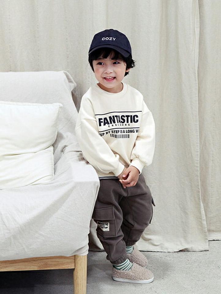 両起毛バーコードロゴスウェット上下SET・p010776 キッズ 【3~8才】【pt】【韓国 ファッション セットアップ スウェット トレーナー 長袖 ロング パンツ レギンス スパッツ 女の子 男の子 キッズ 子供 子供服 幼稚園 通学 通園 低学年 秋 冬】【KIDS】