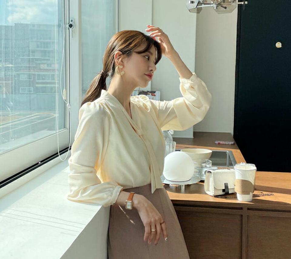 Vネックリボンブラウス・全3色・t65036 レディース 【bl】【韓国 ファッション トップス ブラウス 長袖 上品 Vネック 上品さ リボン リボンブラウス ガーリー 上品 フェミニン カジュアル デイリー 秋 春】