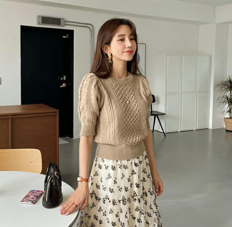≪人気商品再入荷≫半袖ケーブルニット・全4色・t65031 レディース 【tops】韓国ファッション トップス ニット 年上 半袖 ラウンドネック ケーブルニット ハーフスリーブ 5分丈袖 ボリューム 細身 大人 体型カバー デイリー 無地 秋 春