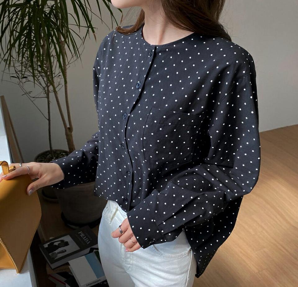 ノーカラードットボタンブラウス・全2色・t67251 レディース 【bl】【トップス ブラウス 長袖 ドット柄 ノーカラー ノーカラーブラウス 大人 カジュアル レトロ 春 秋 韓国 ファッション】【ハイホリHIHOLLI】