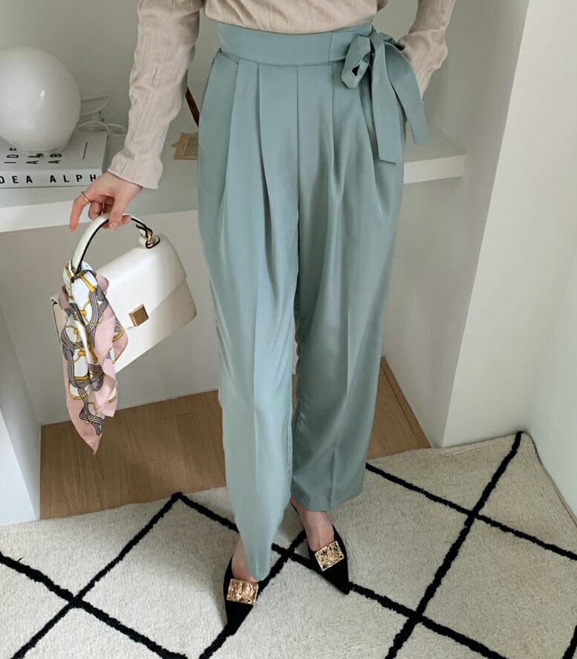 タックサイドリボンスラックス・全2色・t67281 レディース 【pt】【スラックス パンツ ズボン ロングパンツ リボン りぼん 単色 無地 シンプル タック 大人 きれいめ 春 秋 韓国 ファッション】【ハイホリHIHOLLI】