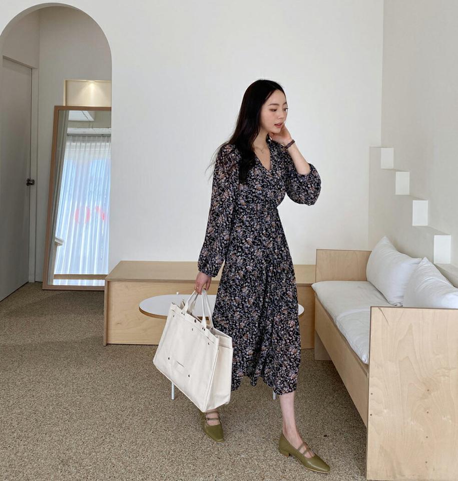 【マラソン特価】≪人気商品再入荷≫花柄ドロストワンピース・全2色・b61737 レディース 【ops】 韓国ファッション ワンピース ロングワンピース 花柄 Vネック ウエストストリング フィット調節 シルキー デコルテ スリム カジュアル 秋 春 fw セール