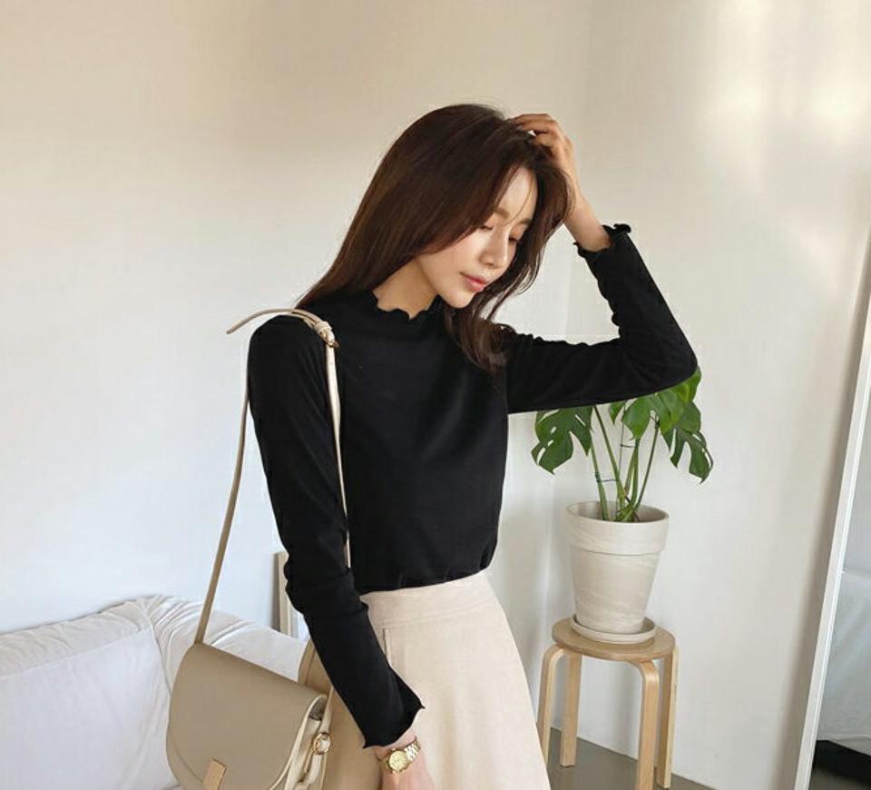 ウェーブハーフネックTシャツ(ブラック)・e61751 レディース 【tops】【韓国 ファッション トップス Tシャツ 長袖 ウェーブ スリム ハーフネック フィット カジュアル 体型カーバー デイリー 細身 秋 春】