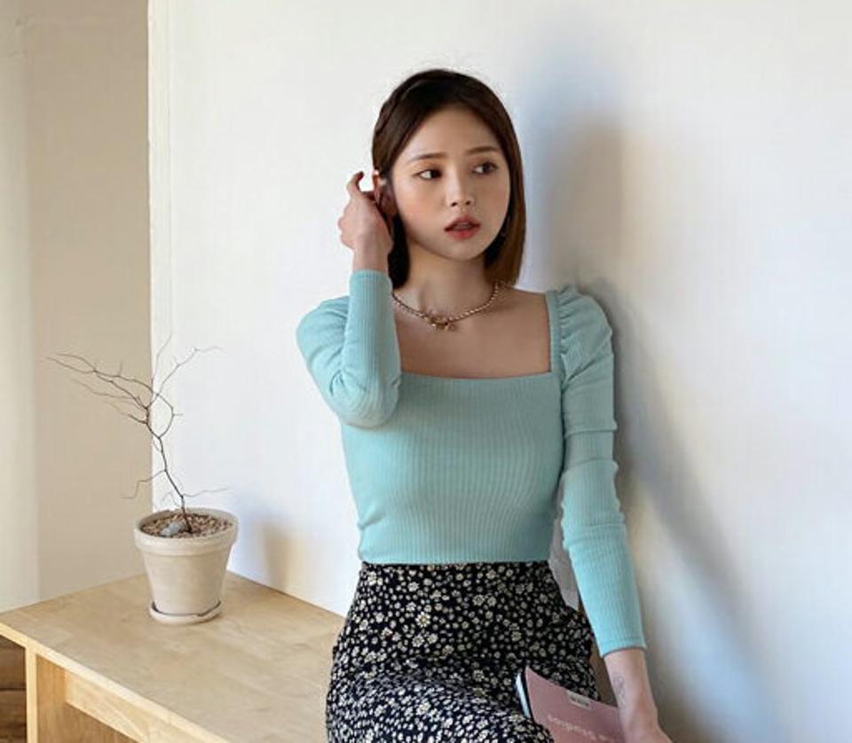 リブスクエアネックTシャツ・全1色・e61754 レディース 【tops】 韓国ファッション トップス Tシャツ 長袖 リブ スクエアネック デコルテ ボディライン スリム フィット カジュアル デイリー 細身 秋 春220