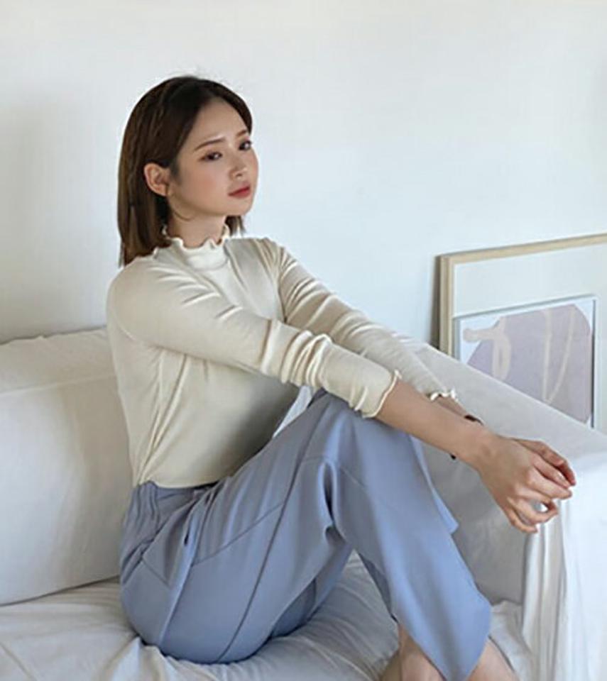 ウェーブハーフネックTシャツ(クリーム)・e61749 レディース 【tops】【韓国 ファッション トップス Tシャツ 長袖 ウェーブ スリム ハーフネック フィット カジュアル 体型カーバー デイリー 細身 秋 春】