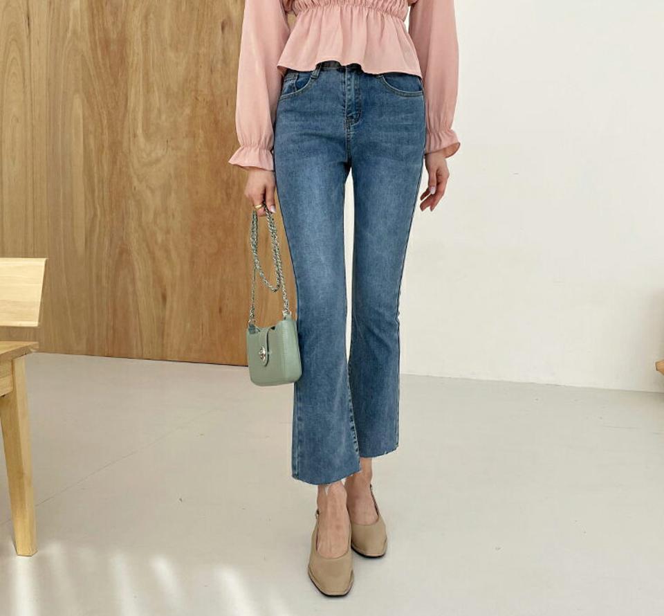 フレアデニムパンツ・全1色・t61763 レディース 【pt】【韓国 ファッション ボトムス パンツ デニムパンツ セミブーツカット ファスナー 美脚 カットオフ ハイウエスト 無地 体型カーバー 秋 春】