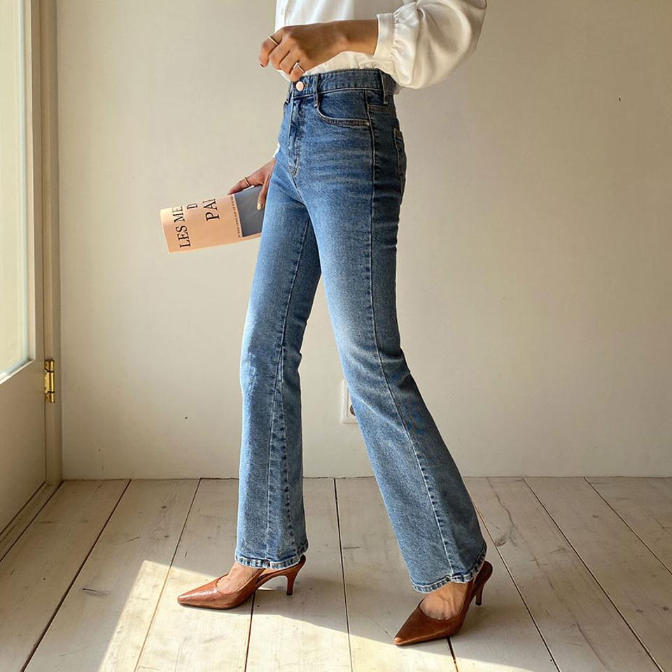 フレアデニムパンツ・全1色・t63078 レディース 【pt】 韓国 ファッション ボトムス パンツ デニムパンツ ウォッシュドデニム ブーツカット 美脚 スリム フィット 無地 体型カーバー 秋 春