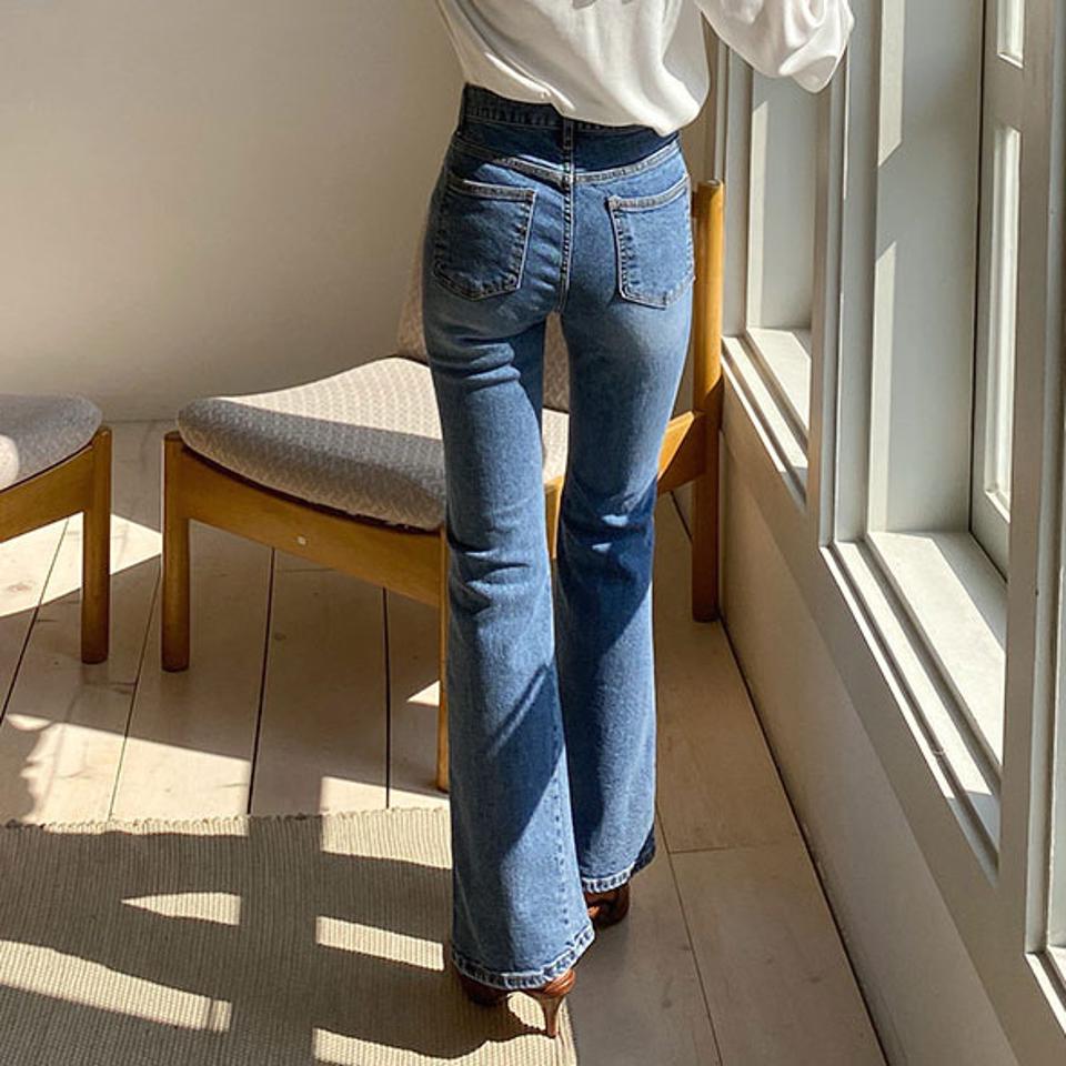 フレアデニムパンツ・全1色・t63078 レディース 【pt】 韓国 ファッション ボトムス パンツ デニムパンツ ウォッシュドデニム ブーツカット 美脚 スリム フィット 無地 体型カーバー 秋 春